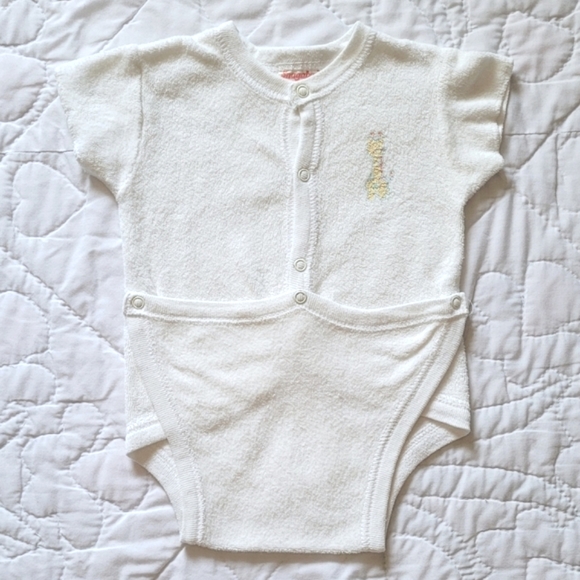 10/$20 ❄️ Snugabye Onesie - Picture 1 of 6